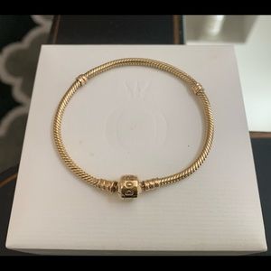 **SOLD**Pandora 14K gold bracelet 18cm size